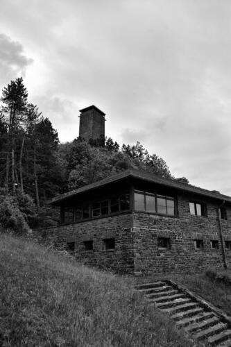 BESTIMMUNG: HERRENMENSCH