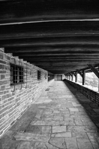 BESTIMMUNG: HERRENMENSCH